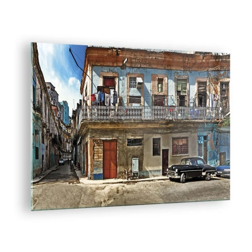 Üveg kép - Retro utca klasszikus épületekkel és egy autóval - 70x50cm - Havannai hangulat - Modern fali dekoráció nappalihoz és hálószobához ARTTOR
