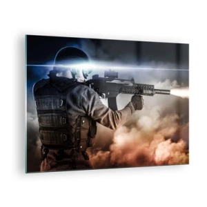 Üveg kép - Egy katona harc közben, amint puskával lövöldöz a füstös háttér előtt. - 70x50cm - Egyszerűen egy hős - Modern fali dekoráció nappalihoz és hálószobához ARTTOR