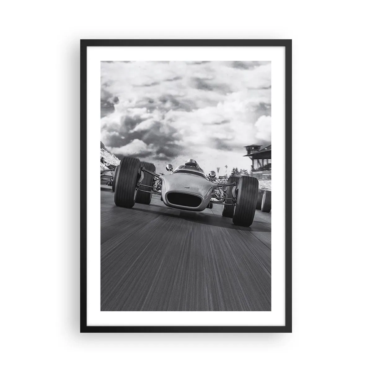 Poszter fehér keretben - Retro versenyautó a pályán, fekete-fehérben - 50x70cm - Van erő! - Modern fali dekoráció nappalihoz és hálószobához ARTTOR