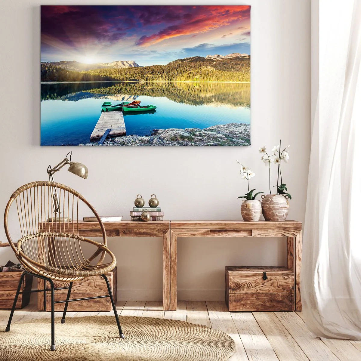 Vászonkép - Naplemente a tó felett, csónakokkal a mólón - 70x50cm - A tükörsima víz felett - Modern fali dekoráció nappalihoz és hálószobához ARTTOR