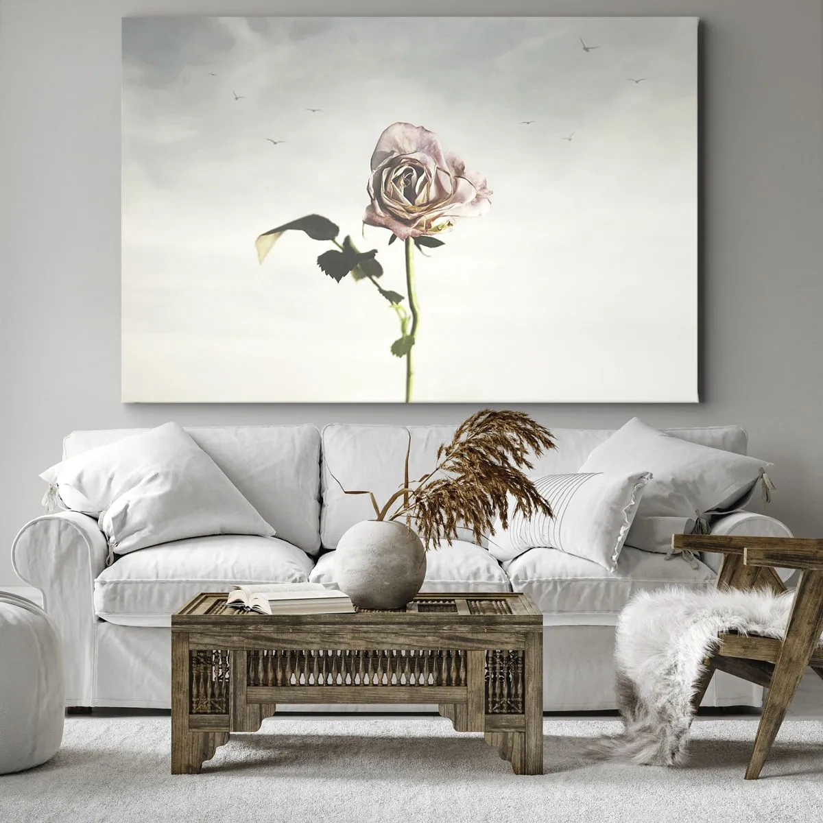 Vászonkép - Egy finom rózsa a ragyogó égbolton repülő madarakkal - 70x50cm - Tavasz üdvözlése - Modern fali dekoráció nappalihoz és hálószobához ARTTOR