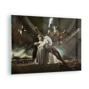 Üveg kép - Egy angyalalak tart egy nőt egy épület romjai között - 70x50cm - A régi színház szelleme - Modern fali dekoráció nappalihoz és hálószobához ARTTOR