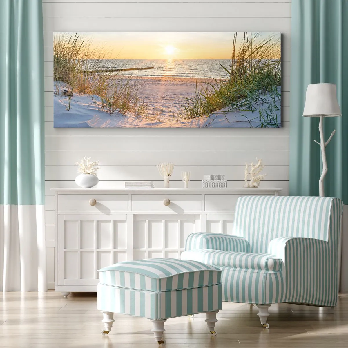 Vászonkép - A tenger hangja, a madarak éneke, egy vad tengerpart a fű között... - 100x40 cm