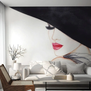 Fotótapéta Premium Sand - Elegancia és érzékiség - Nő, vörös ajkak, Fekete sapka - 100x70 cm