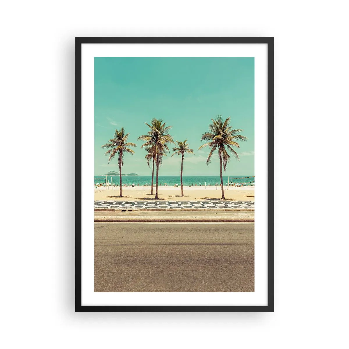 Poszter fehér keretben - Egy tengerpart pálmafákkal és kék éggel - 50x70cm - A tengerparton - Modern fali dekoráció nappalihoz és hálószobához ARTTOR