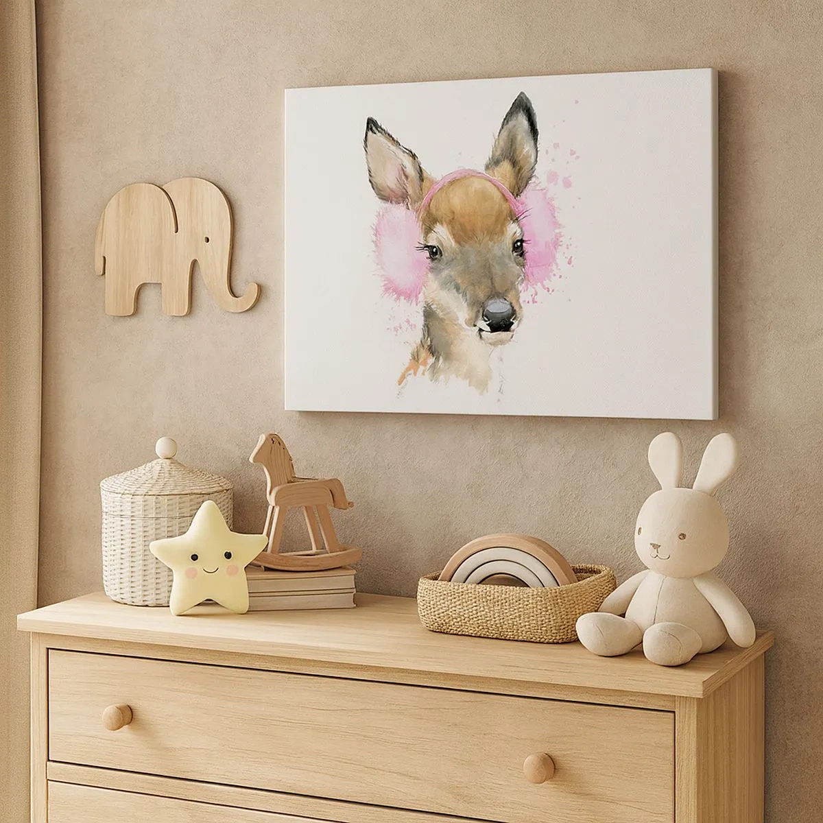 Vászonkép - Akvarell szarvas rózsaszín fülvédőben - 70x50cm - És a fagy már nem szörnyű - Modern fali dekoráció nappalihoz és hálószobához ARTTOR