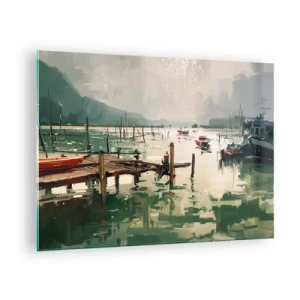 Üveg kép - Egy fából készült móló és csónakok a hegyekkel körülvett nyugodt vízen - 70x50cm - Leöntött olvasztott holddal - Modern fali dekoráció nappalihoz és hálószobához ARTTOR