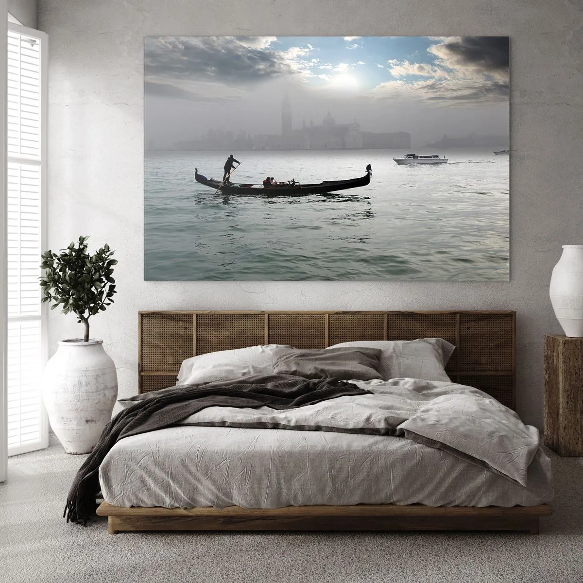 Üveg kép - Gondola Velence vizén egy ködös reggelen - 70x50cm - Egy mesés város vízből és ködből - Modern fali dekoráció nappalihoz és hálószobához ARTTOR