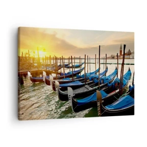 Vászonkép - Gondolák Velencében reggel a felkelő nap fényében - 70x50cm - Mielőtt jön a zsongás - Modern fali dekoráció nappalihoz és hálószobához ARTTOR