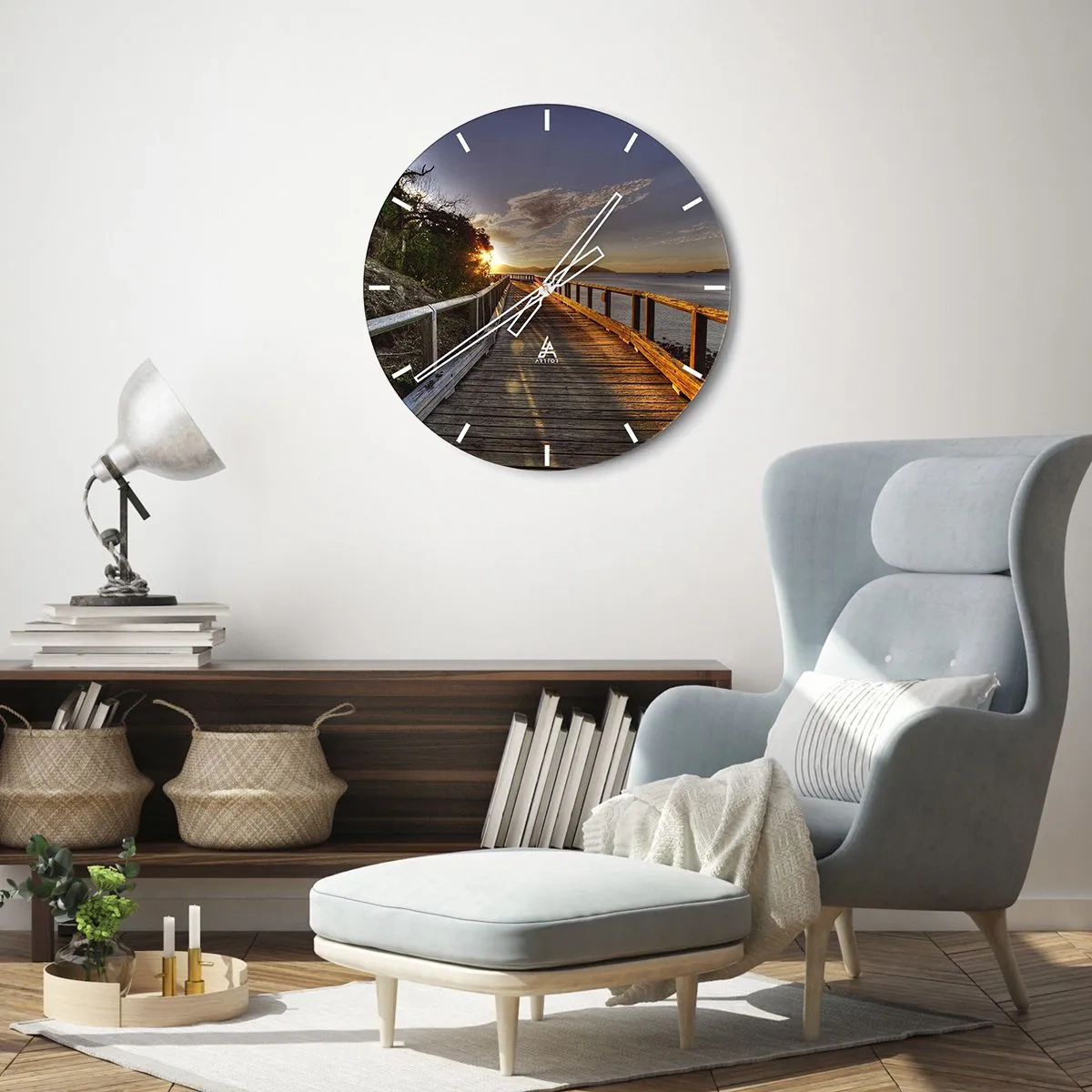 Falióra, Óra - Egy móló a víz felett naplementekor - 30x30cm - Menj, menj a nap felé - Modern fali dekoráció nappalihoz, konyhához és hálószobához ARTTOR