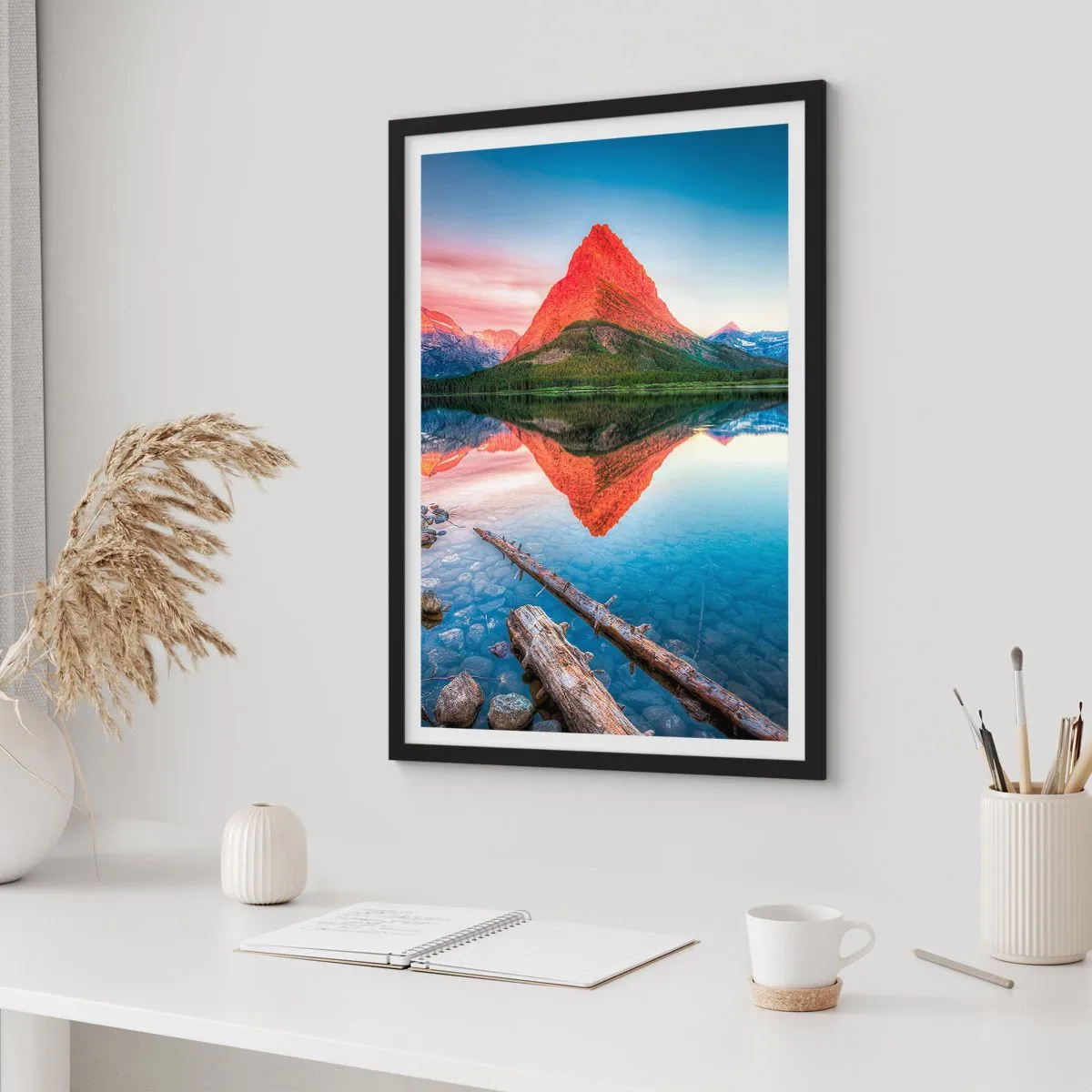 Poszter fehér keretben - Egy hegy tükröződik egy nyugodt tóban - 50x70cm - Forróság és hideg - Modern fali dekoráció nappalihoz és hálószobához ARTTOR
