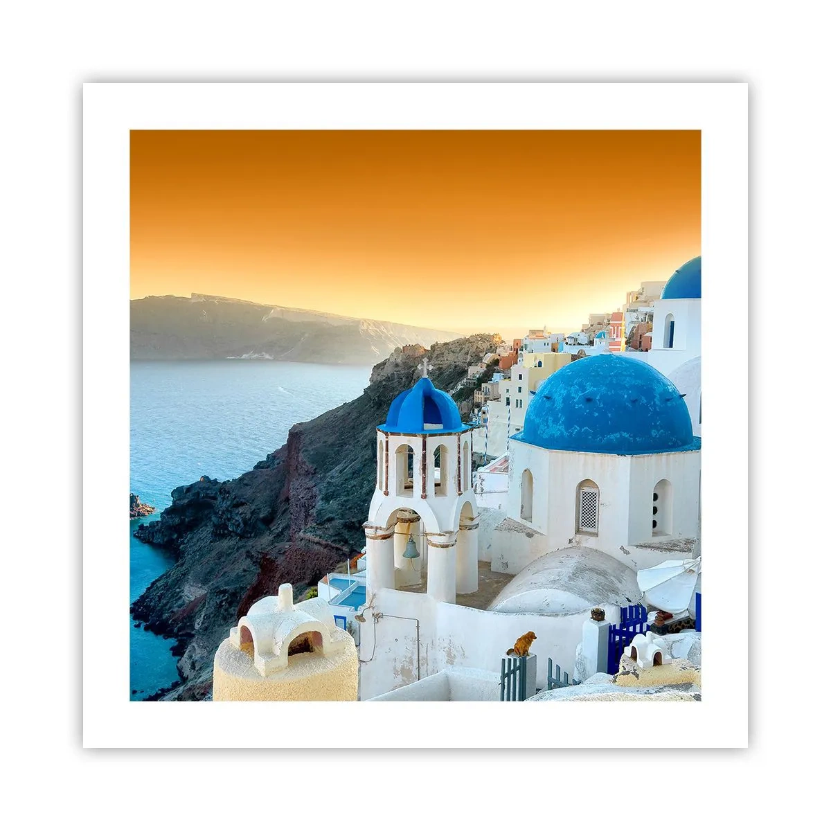 Poszter - Santorini – rásimulva a sziklákra - 50x50 cm