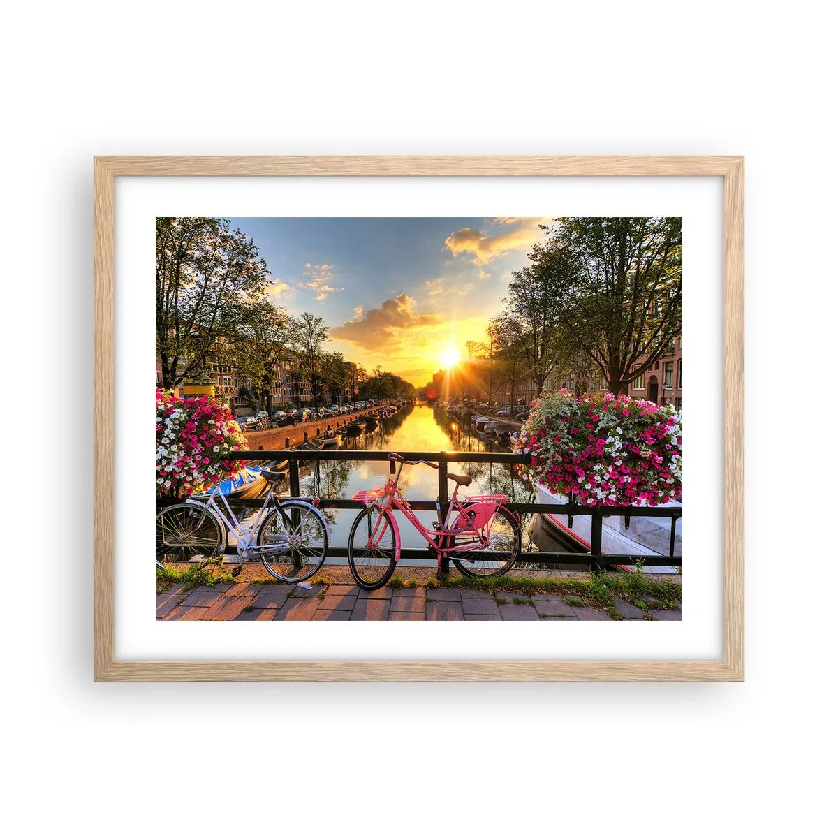 Poszter világos tölgy keretben - Tavaszi reggel Amszterdamban - 50x40 cm