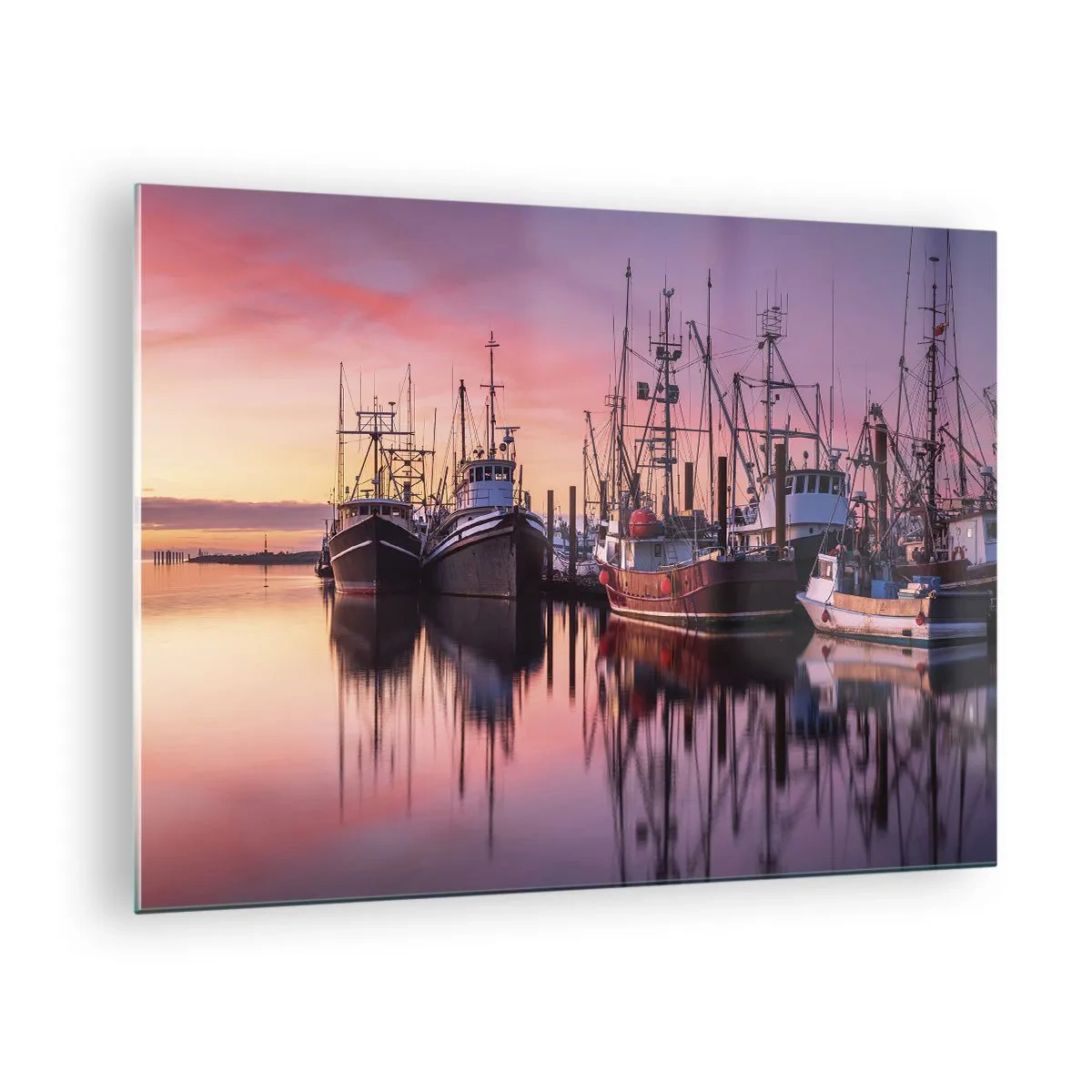 Üveg kép - Halászhajók naplementekor egy csendes kikötőben - 70x50cm - Másnap előtt - Modern fali dekoráció nappalihoz és hálószobához ARTTOR