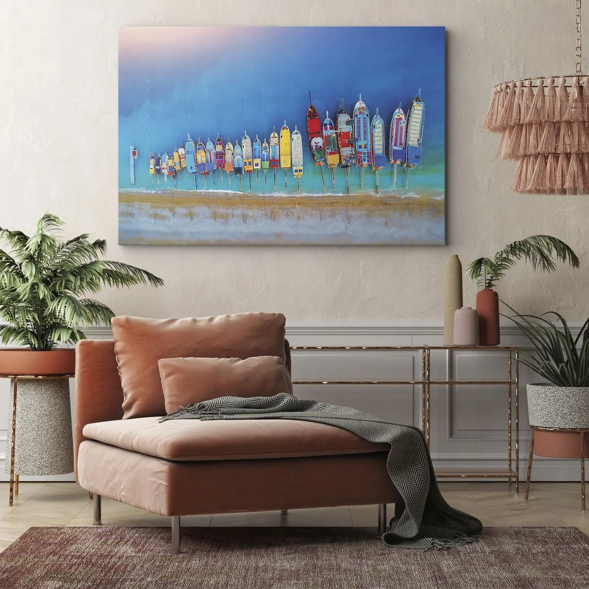 Vászonkép - Színes hajók sorakoznak egymás mellett a parton - 70x50cm - Madártávlatból - Modern fali dekoráció nappalihoz és hálószobához ARTTOR