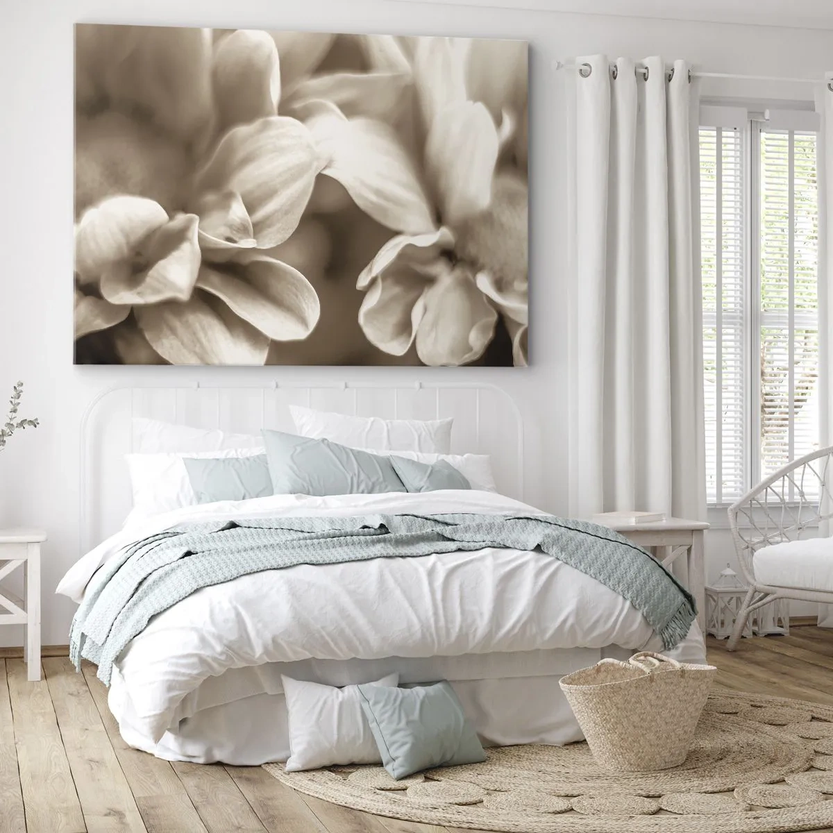 Vászonkép - Virágok közeli képe finom szépia tónusban, lágy kontúrokkal - 70x50cm - Gyengéd, mint egy mosoly - Modern fali dekoráció nappalihoz és hálószobához ARTTOR
