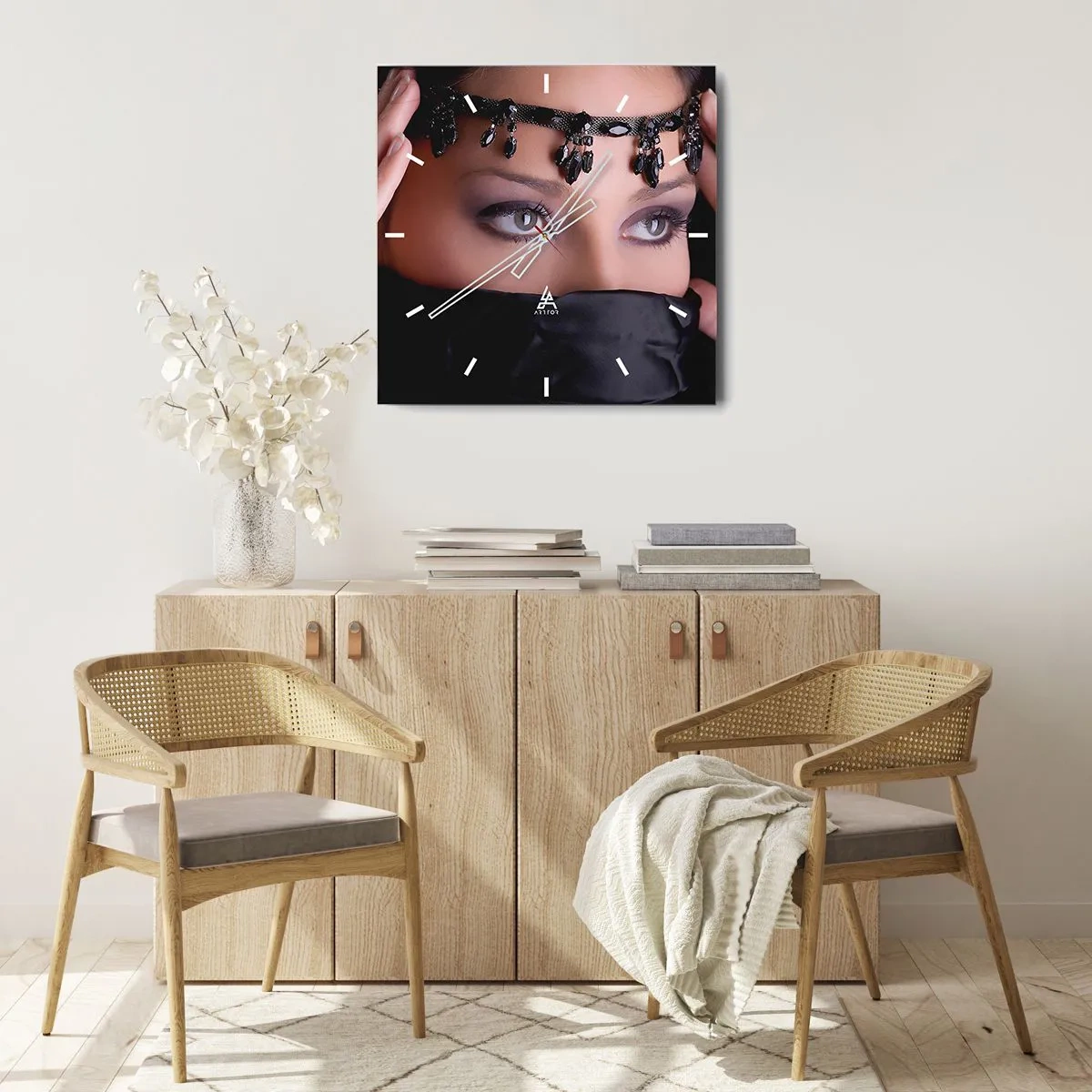 Falióra, Óra - Orientális csábító rejtély - 30x30 cm