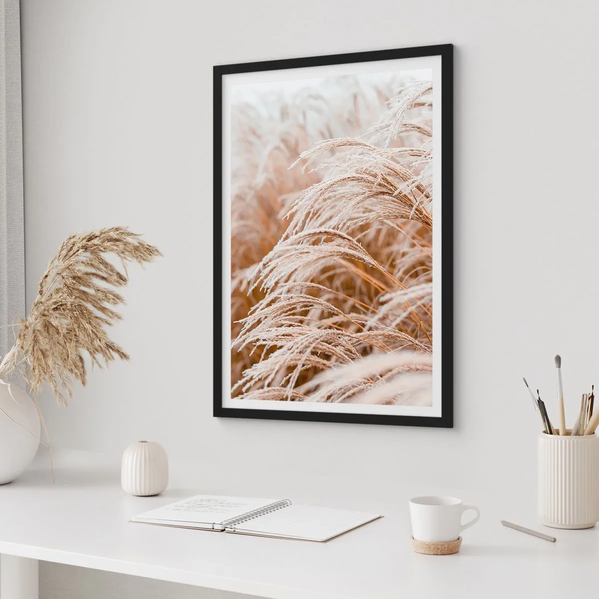 Poszter fehér keretben - Fagyos fűfélék közeli képe téli tájban - 50x70cm - Imádság az őszi napnak - Modern fali dekoráció nappalihoz és hálószobához ARTTOR