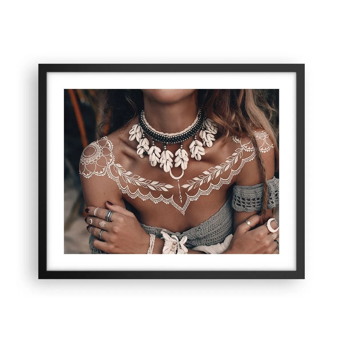 Poszter fehér keretben - Talizmánok, a nőiesség rituáléi - 50x40 cm