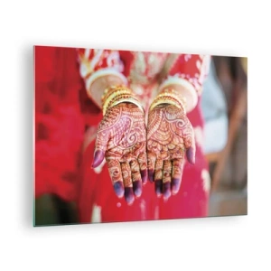 Üveg kép - Hennával festett kezek hagyományos viseletben, piros háttér előtt - 70x50cm - Szerencsére elkészült - Modern fali dekoráció nappalihoz és hálószobához ARTTOR