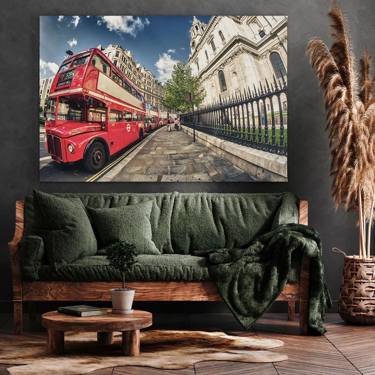 Vászonkép - Piros emeletes busz Londonban az utca és a katedrális közelében - 70x50cm - Londoni utca szürke és piros színben - Modern fali dekoráció nappalihoz és hálószobához ARTTOR