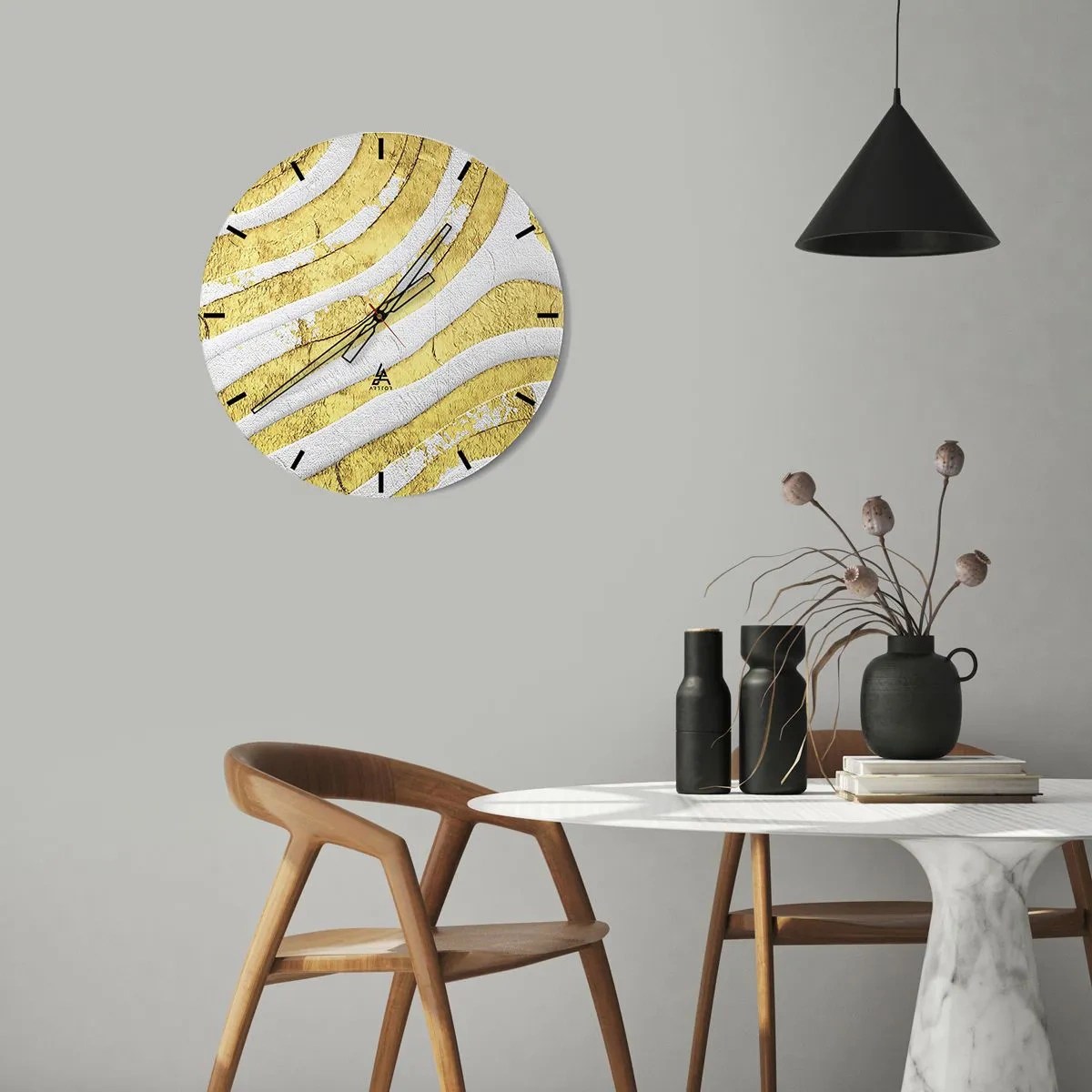 Falióra, Óra - Arany és fehér hullámok absztrakt textúrában - 30x30cm - Kompozíció fehér és arany színben - Modern fali dekoráció nappalihoz, konyhához és hálószobához ARTTOR