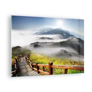 Üveg kép - Hegyi táj köddel és egy fa ösvényen napkeltekor - 70x50cm - Csillogásból és ködből szőtt - Modern fali dekoráció nappalihoz és hálószobához ARTTOR