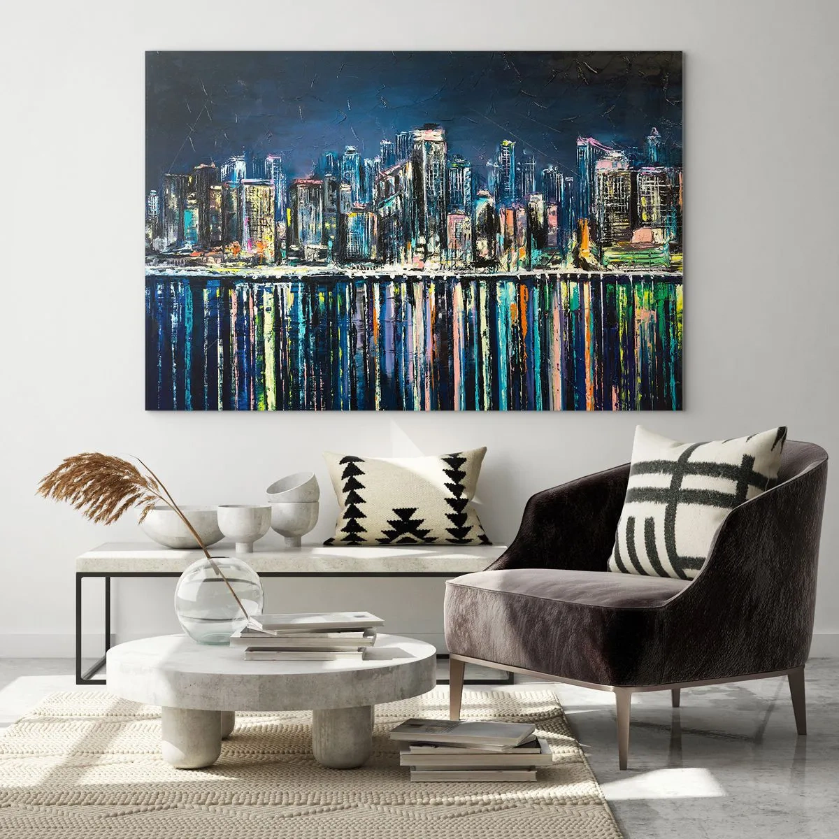 Üveg kép - A város éjszakai panorámája, a vízben tükröződő fényekkel - 70x50cm - Lámpák kaszkádja - Modern fali dekoráció nappalihoz és hálószobához ARTTOR