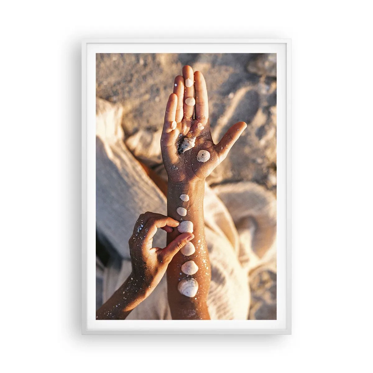 Poszter fekete keretben - Szépség egy karnyújtásnyira - 70x100 cm