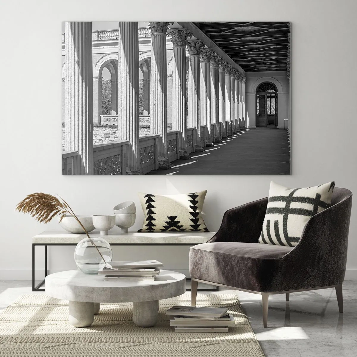 Üveg kép - Fekete-fehér oszlopsor ritmikus fény-árnyék játékkal - 70x50cm - Napsütötte árkádsor - Modern fali dekoráció nappalihoz és hálószobához ARTTOR