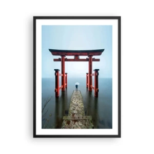 Poszter fehér keretben - Piros torii a nyugodt víz és az ég hátterében - 50x70cm - Japán álmodozás - Modern fali dekoráció nappalihoz és hálószobához ARTTOR