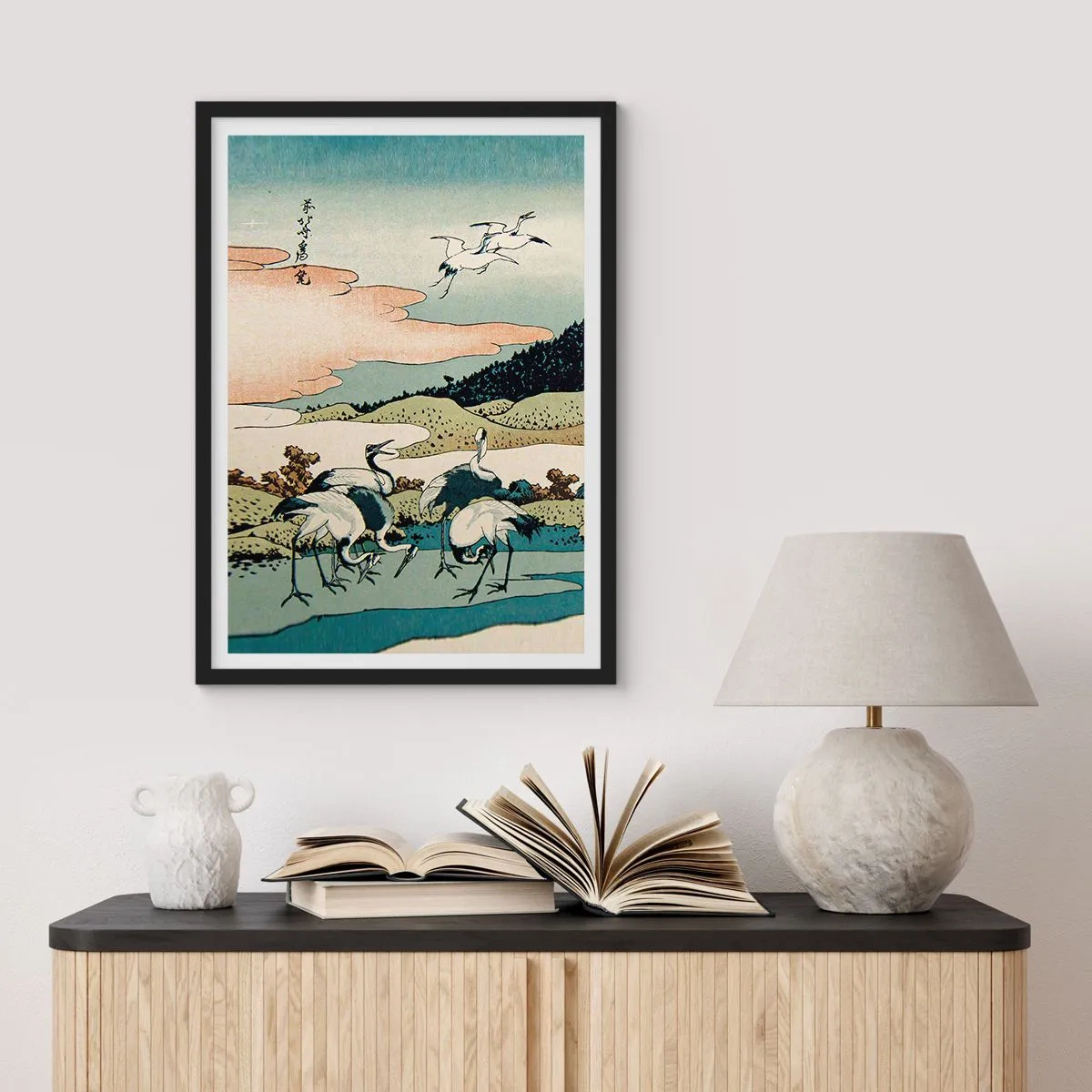 Poszter fehér keretben - Hagyományos japán műalkotás darukkal egy természeti tájban - 50x70cm - Japán lélekben - Modern fali dekoráció nappalihoz és hálószobához ARTTOR