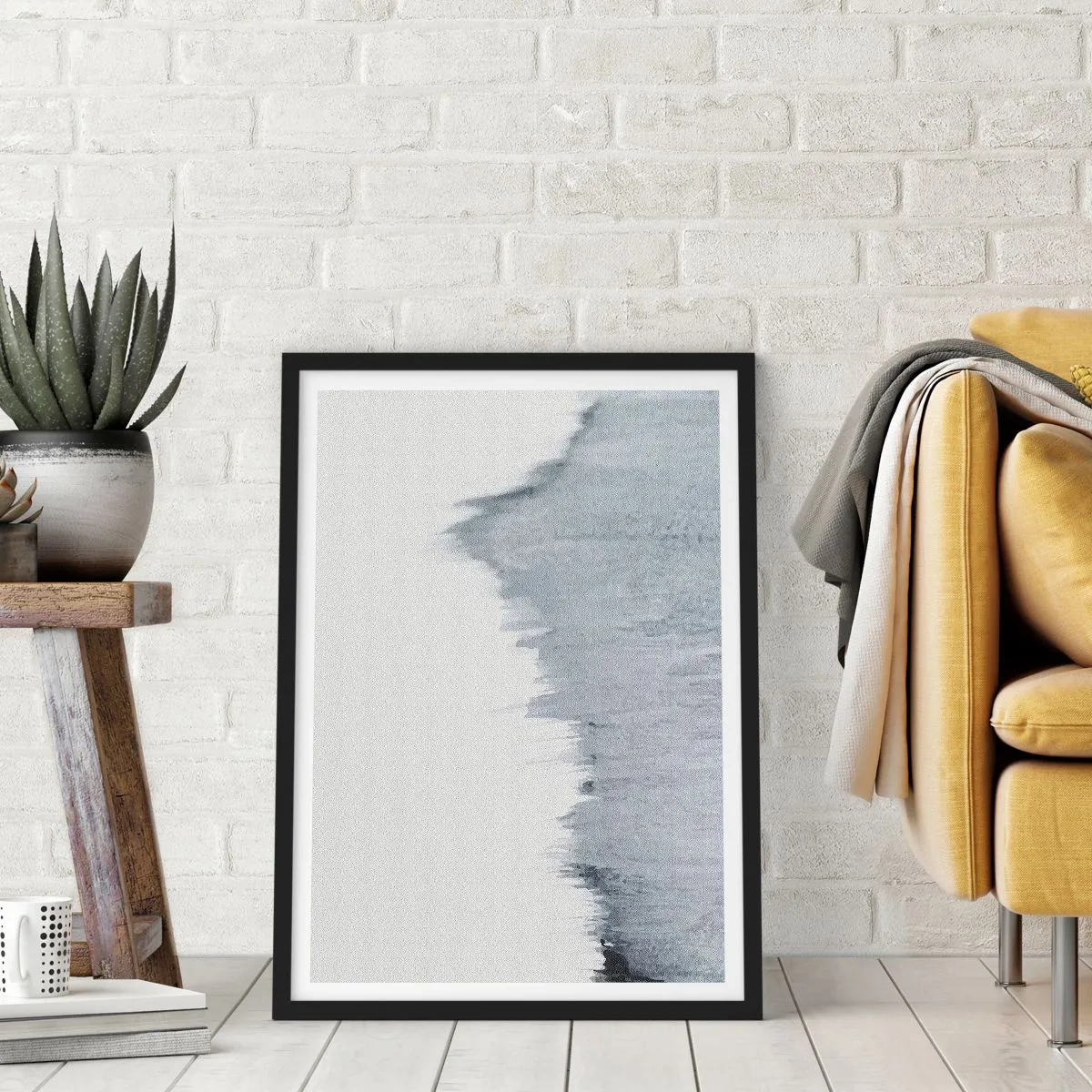Poszter fehér keretben - Egy absztrakt kompozíció szürke árnyalatokban, dinamikus ecsetvonásokkal. - 50x70cm - Titokzatos felvétel - Modern fali dekoráció nappalihoz és hálószobához ARTTOR