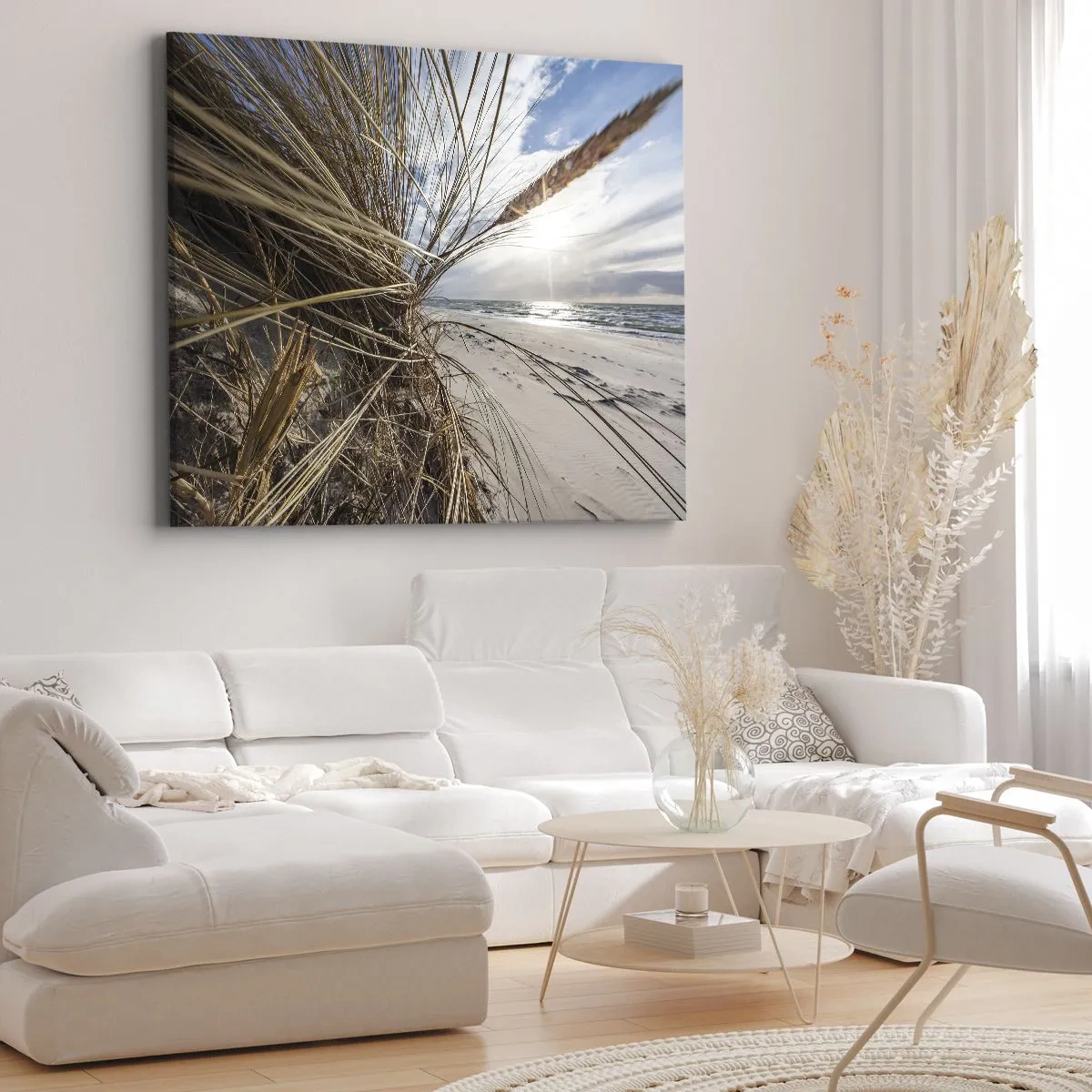 Vászonkép - Egy száraz fűvel borított dűnékkel és tengerre néző kilátással rendelkező strand - 70x50cm - Az elemek találkozása - Modern fali dekoráció nappalihoz és hálószobához ARTTOR