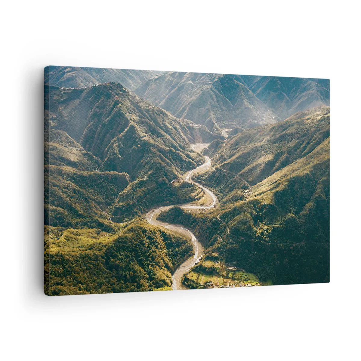 Vászonkép - Hegyi táj kanyargós úttal a zöld dombok között - 70x50cm - A hegyek szívéből - Modern fali dekoráció nappalihoz és hálószobához ARTTOR