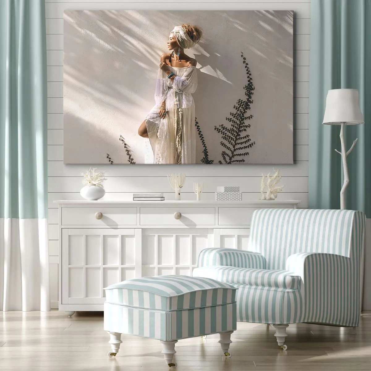 Vászonkép - Egy nő bohém stílusban, akit a nap sugarai világítanak meg - 70x50cm - A nap és a lány - Modern fali dekoráció nappalihoz és hálószobához ARTTOR