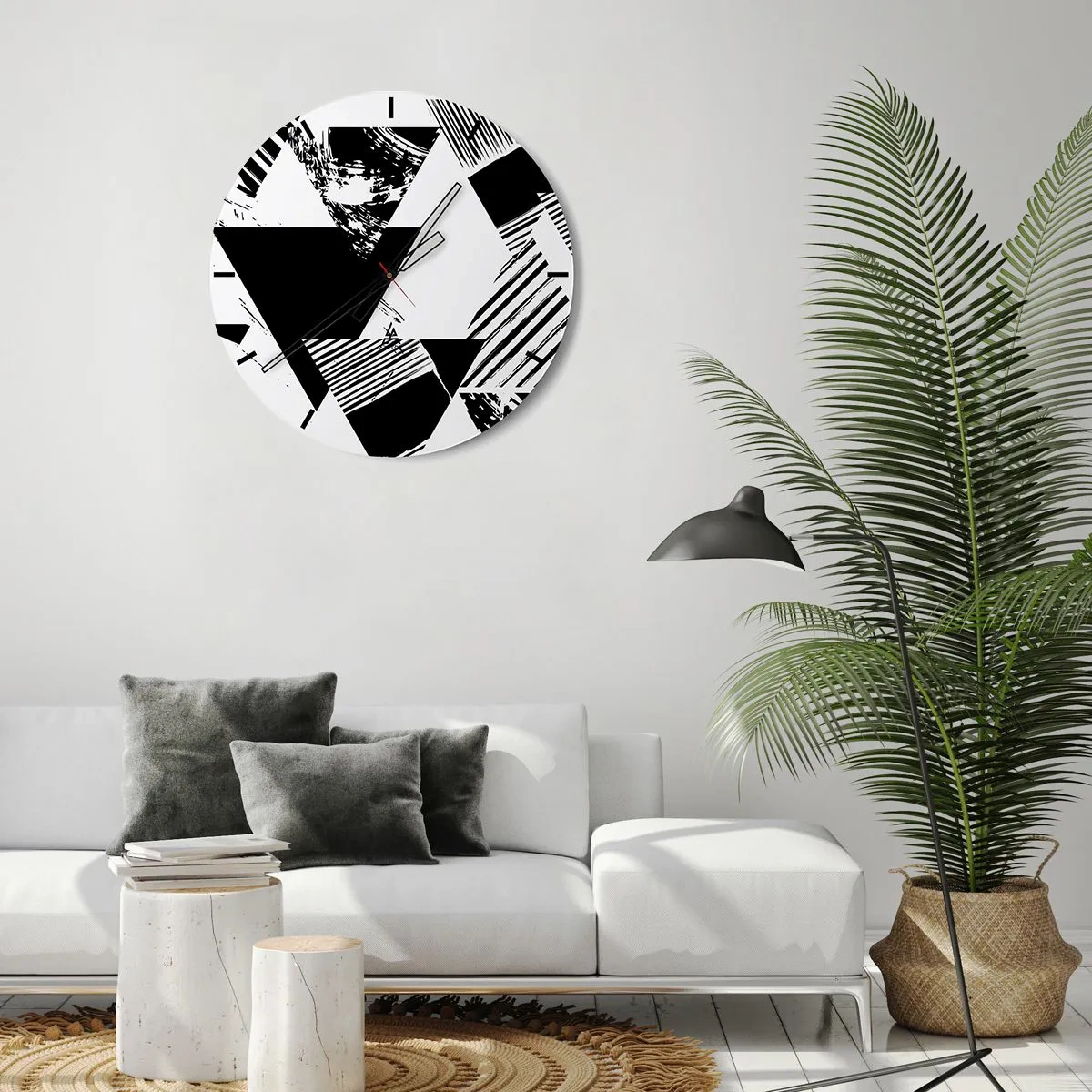 Falióra, Óra - Fekete-fehér geometrikus kompozíció háromszögekkel - 30x30cm - Háromszögek esője - Modern fali dekoráció nappalihoz, konyhához és hálószobához ARTTOR