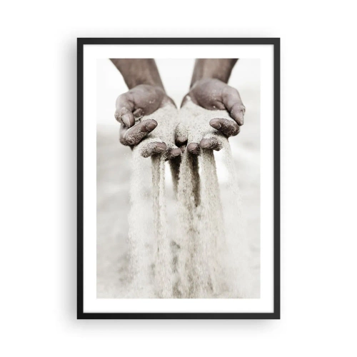 Poszter fehér keretben - Homot tartó kezek, a pillanat múlandóságát és törékenységét szimbolizálva - 50x70cm - Ezekkel a kezekkel... - Modern fali dekoráció nappalihoz és hálószobához ARTTOR