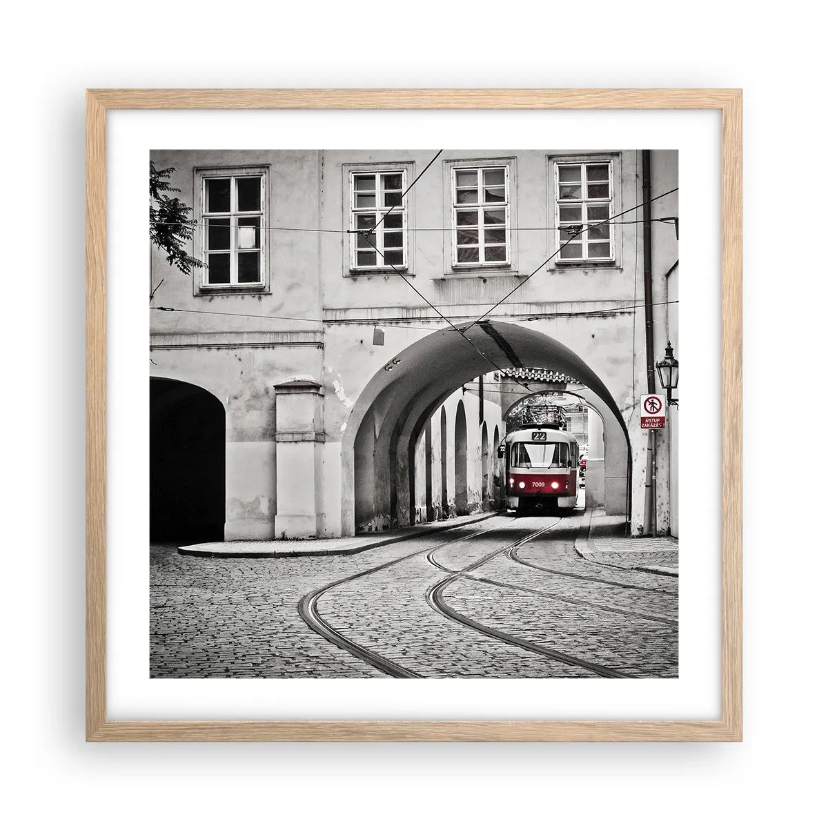 Poszter világos tölgy keretben - A város labirintusán keresztül - 50x50 cm