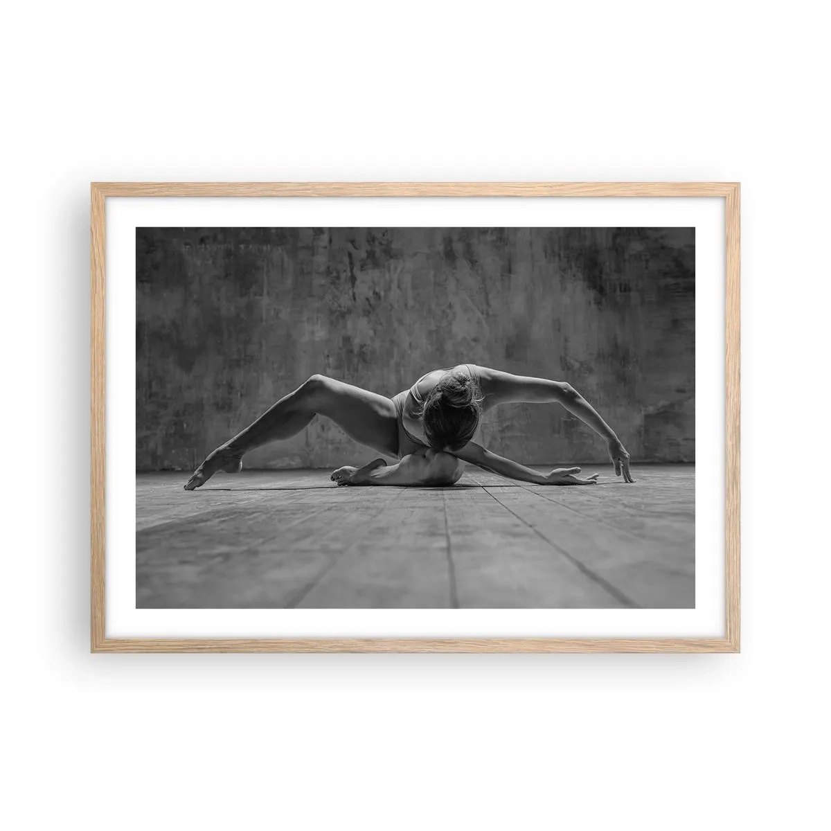 Poszter világos tölgy keretben - Előkerített szimmetria  - 70x50 cm