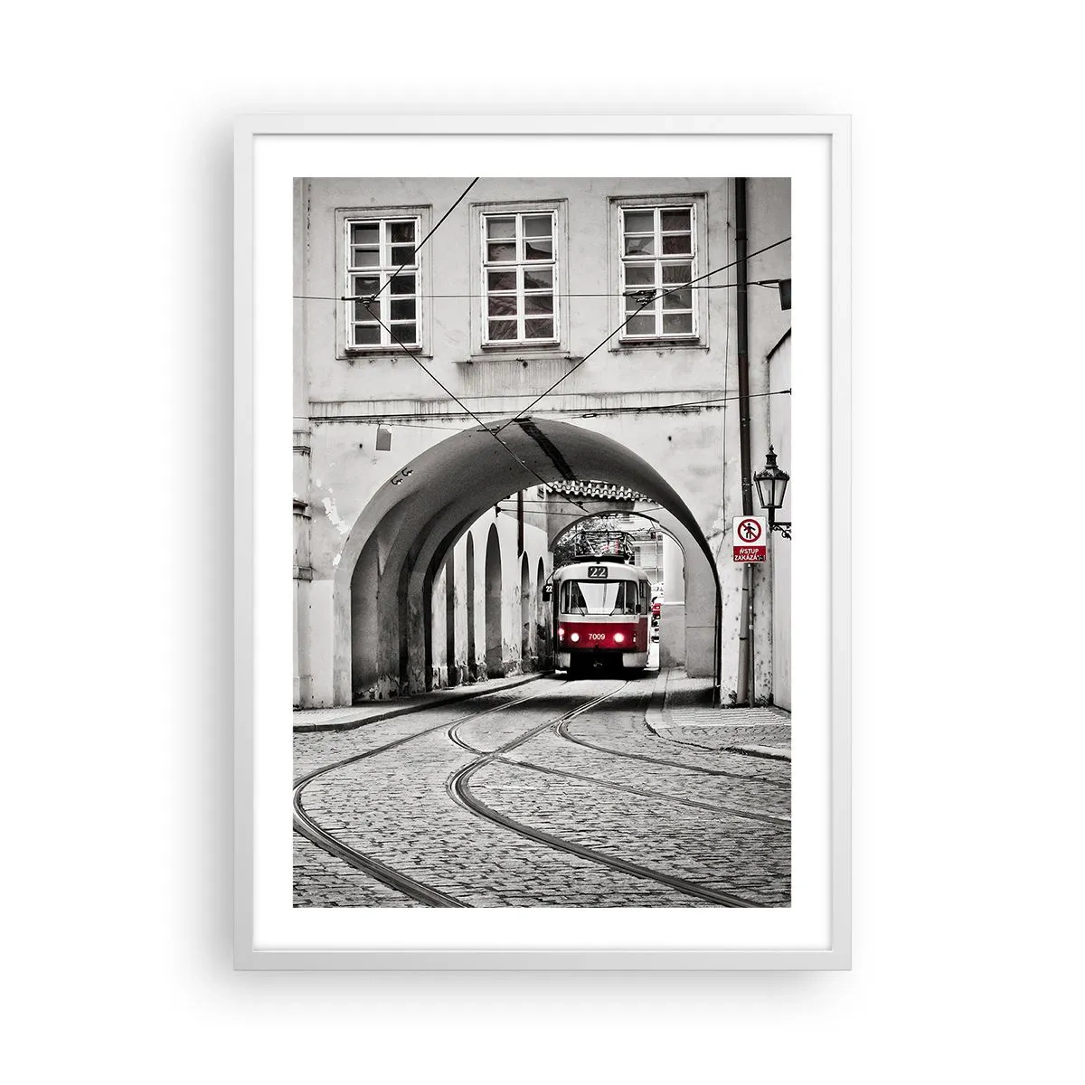 Poszter fekete keretben - A város labirintusán keresztül - 50x70 cm