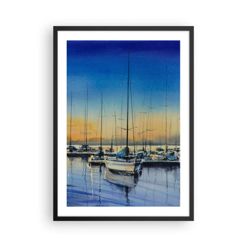 Poszter fehér keretben - Vitorláshajók festői látványa a kikötőben naplementekor - 50x70cm - Egy szép nap vége - Modern fali dekoráció nappalihoz és hálószobához ARTTOR