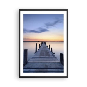 Poszter fehér keretben - Lakeside móló naplementekor - 50x70cm - A derűs szürkület nyugalma - Modern fali dekoráció nappalihoz és hálószobához ARTTOR