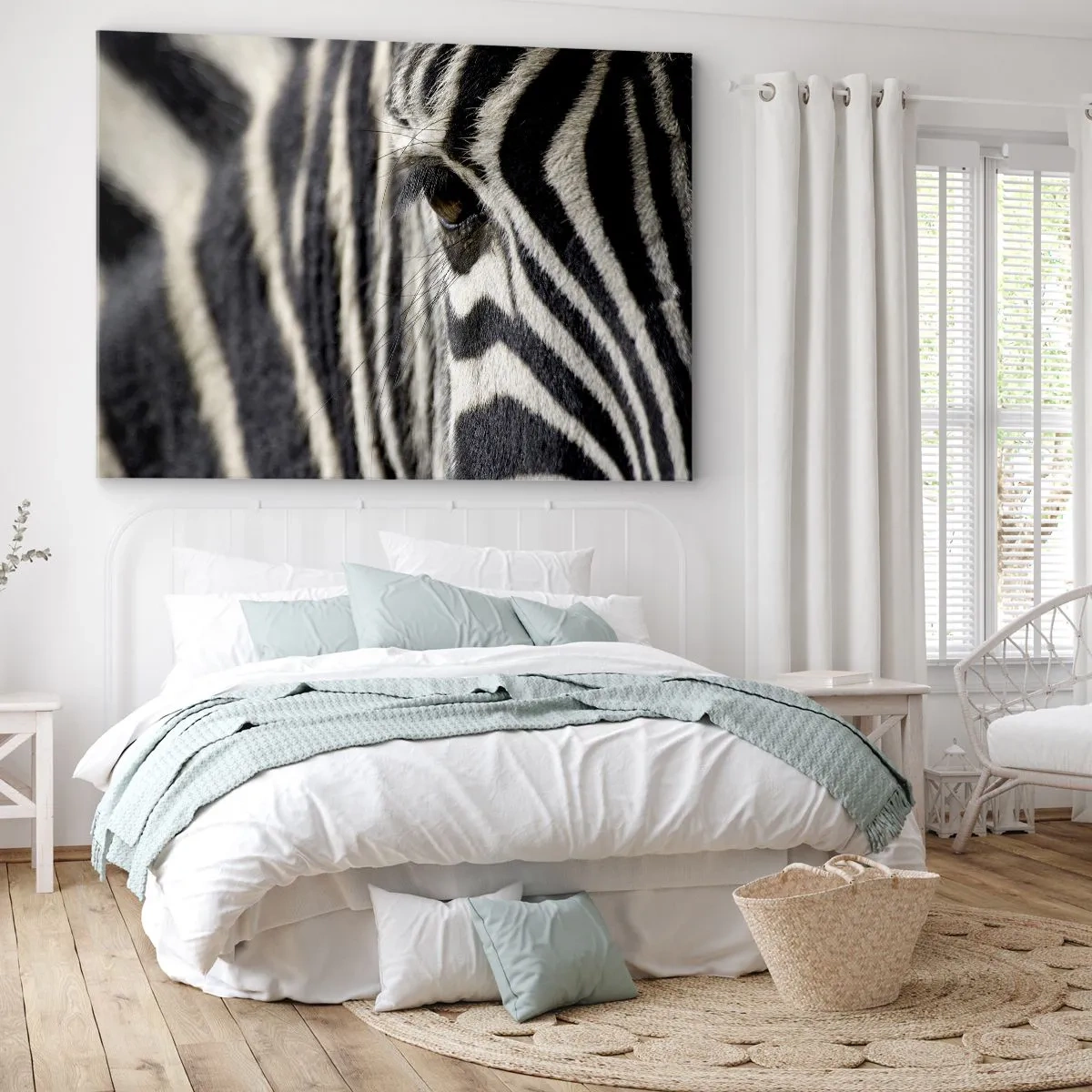 Vászonkép - Közeli kép egy zebra szeméről fekete-fehér csíkokkal - 70x50cm - Csíkos portré - Modern fali dekoráció nappalihoz és hálószobához ARTTOR