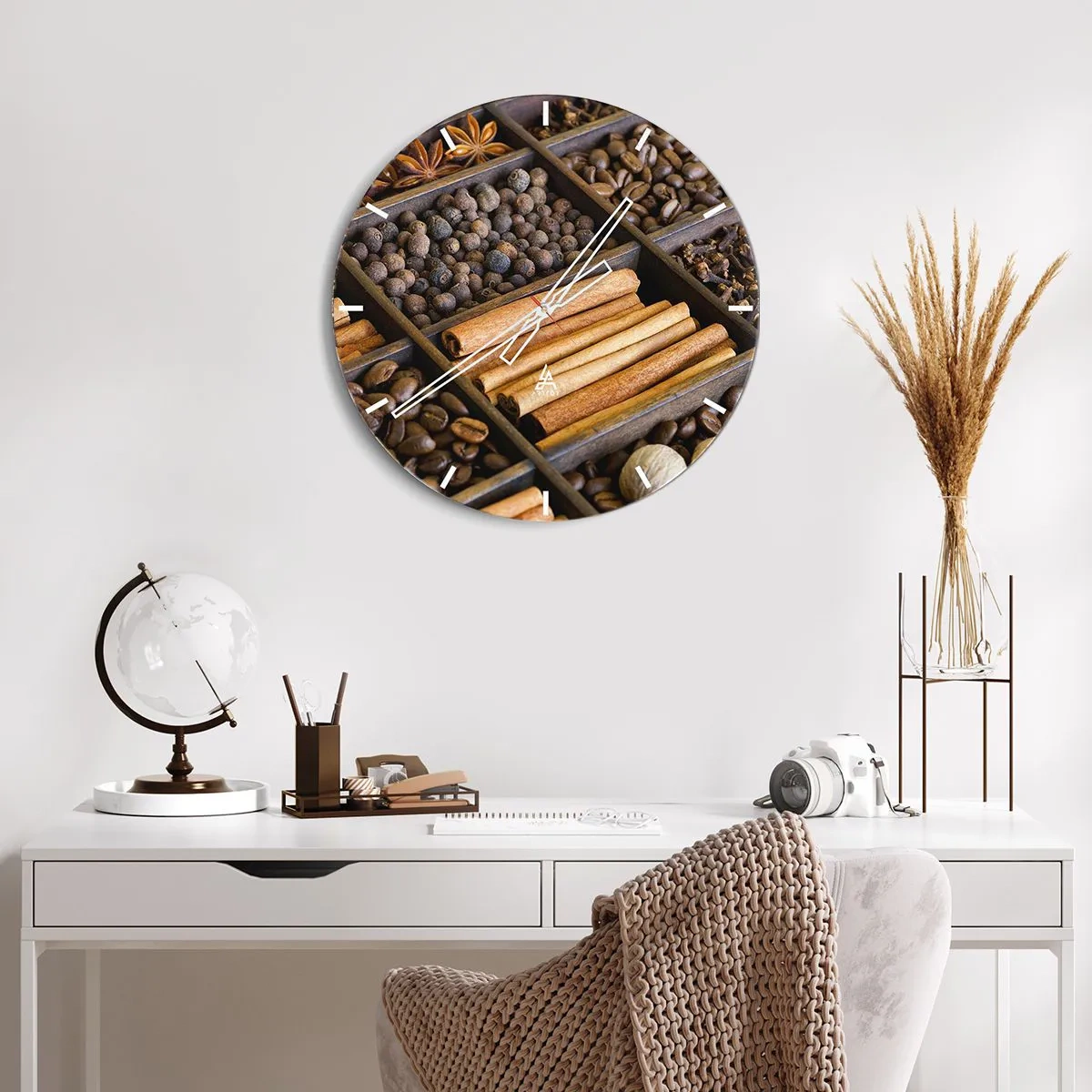 Falióra, Óra - Fából készült válaszfal különféle fűszerekkel és kávéval - 30x30cm - Az aromák kincsesbányája - Modern fali dekoráció nappalihoz, konyhához és hálószobához ARTTOR