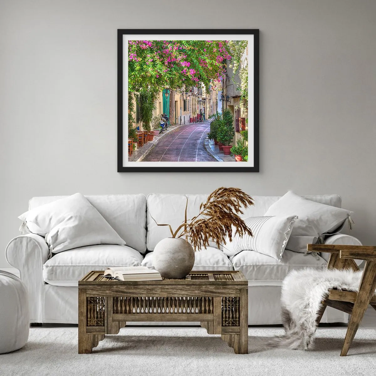 Poszter fehér keretben - Virágzó sikátor - 60x60 cm