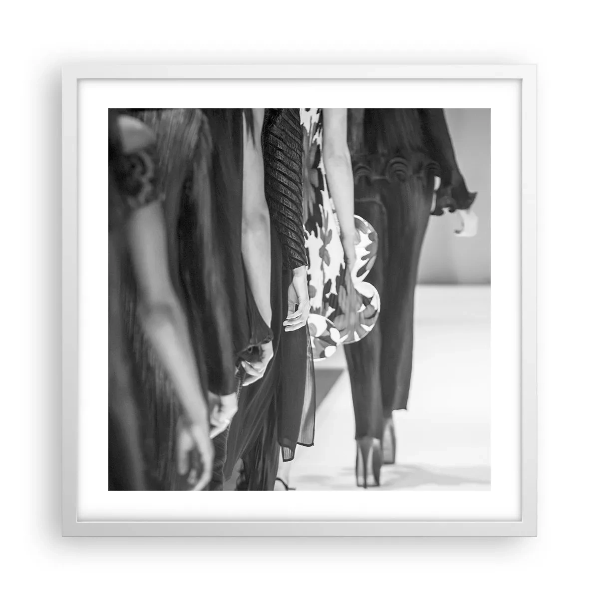 Poszter fekete keretben - Stílusos felvonulás - 50x50 cm