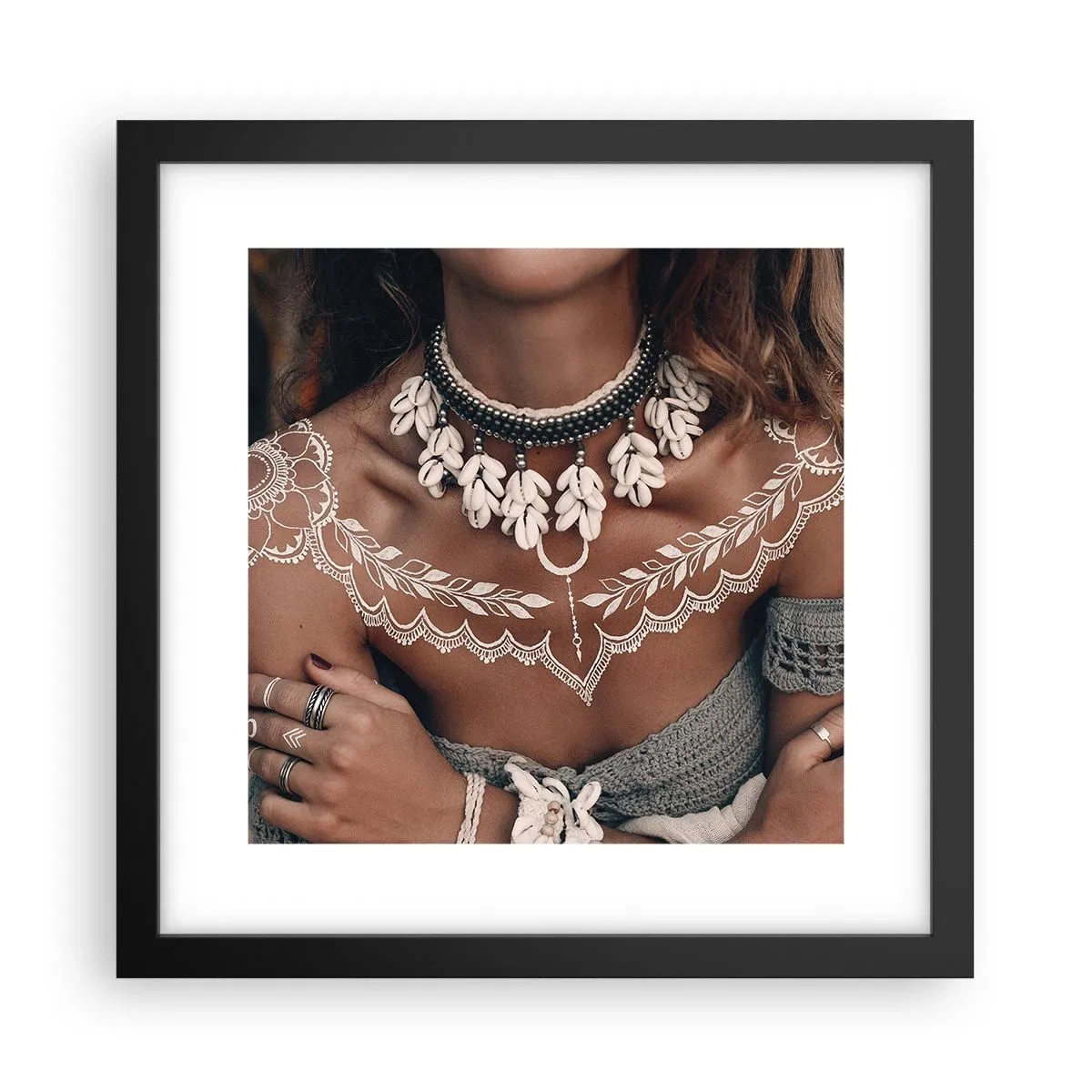 Poszter fehér keretben - Talizmánok, a nőiesség rituáléi - 30x30 cm