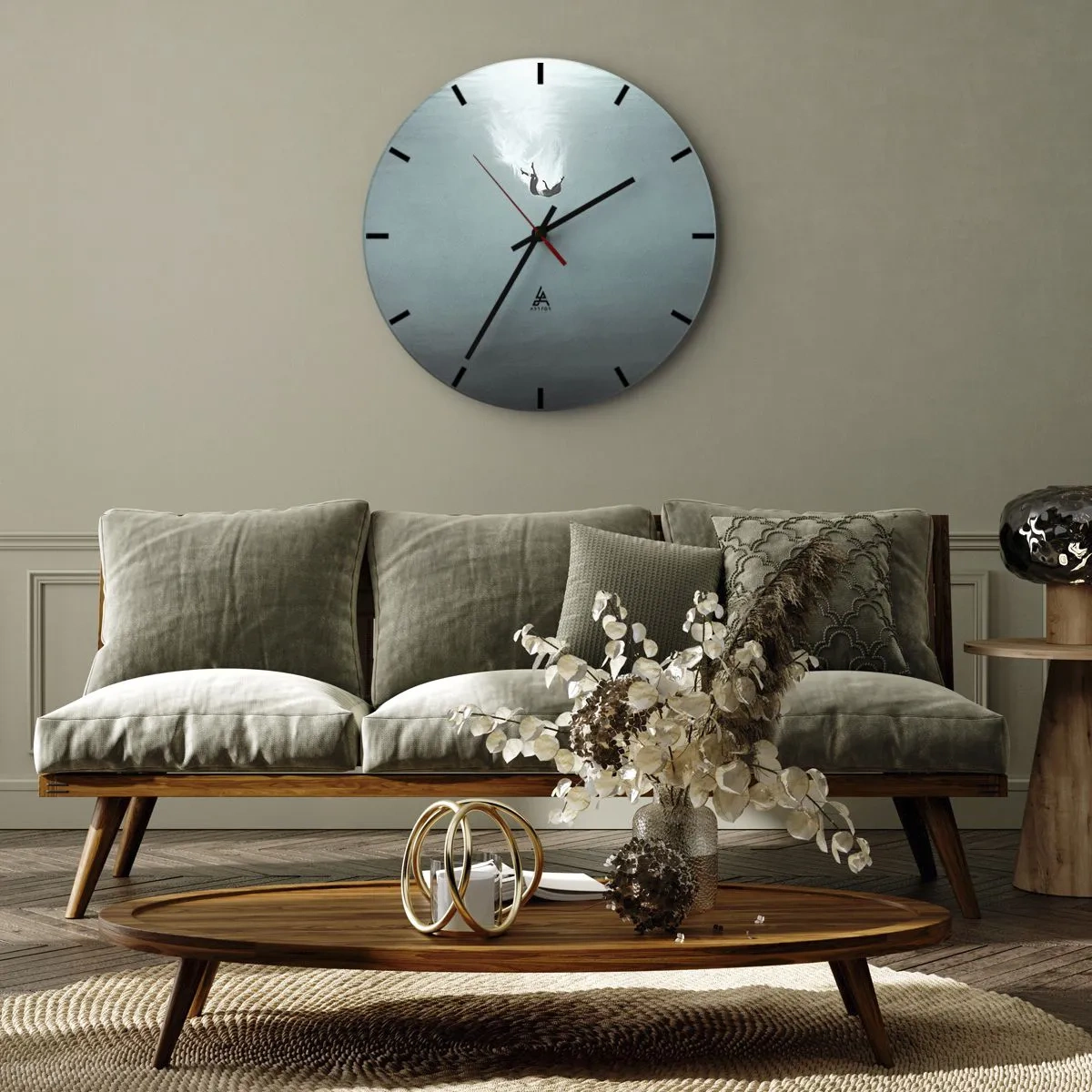 Falióra, Óra - Egy zuhanó ember sziluettje elmerül a kék mélységben - 30x30cm - Az óceán ölelésében - Modern fali dekoráció nappalihoz, konyhához és hálószobához ARTTOR