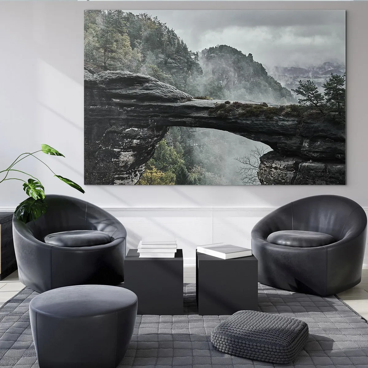 Üveg kép - Egy kőhíd ködös hegyek és erdei táj között - 70x50cm - A kaland hamarosan kezdődik - Modern fali dekoráció nappalihoz és hálószobához ARTTOR